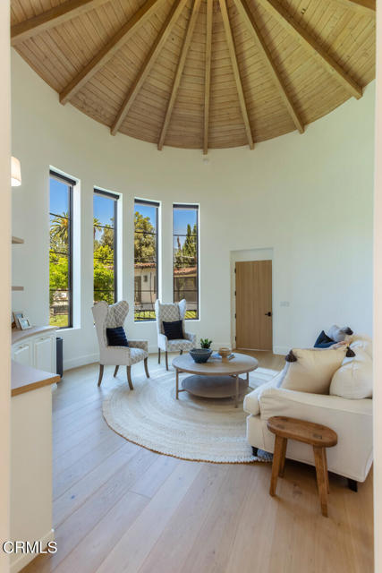 4435 Encinas Drive, La Canada Flintridge CA: https://media.crmls.org/mediaz/c1475ba3-c1c2-4a38-83d1-a9b30a0af5af.jpg