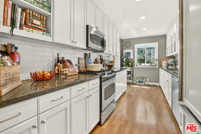 1 Bed Home for Sale in Los Angeles, California