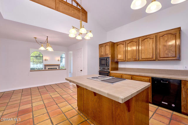 751 Wildwood Avenue, Thousand Oaks CA: https://media.crmls.org/mediaz/c147eb35-c254-4153-85ba-bee41d154811.jpg