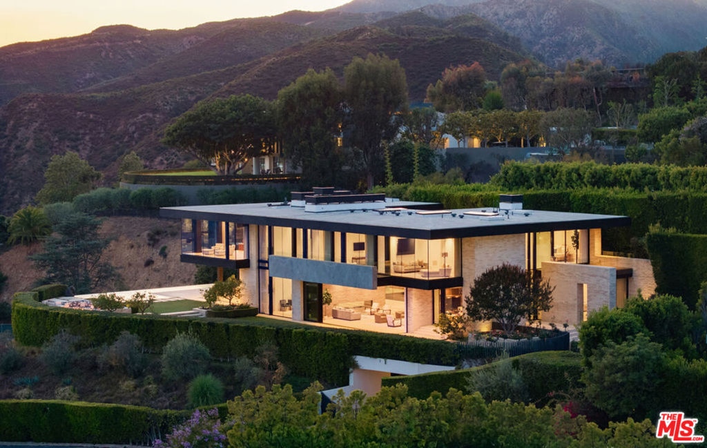 1601 Casale Road — Modern