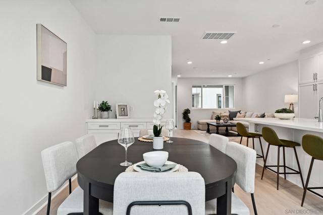 2581 Broom Ln, Carlsbad CA: https://media.crmls.org/mediaz/c14882d5-f66e-4ea7-91e7-b505d8bbb390.jpg