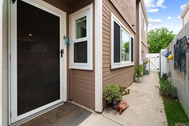 1495 H Street, Ramona CA: https://media.crmls.org/mediaz/c14898eb-d2a6-497f-b70d-e16cab10ea8a.jpg