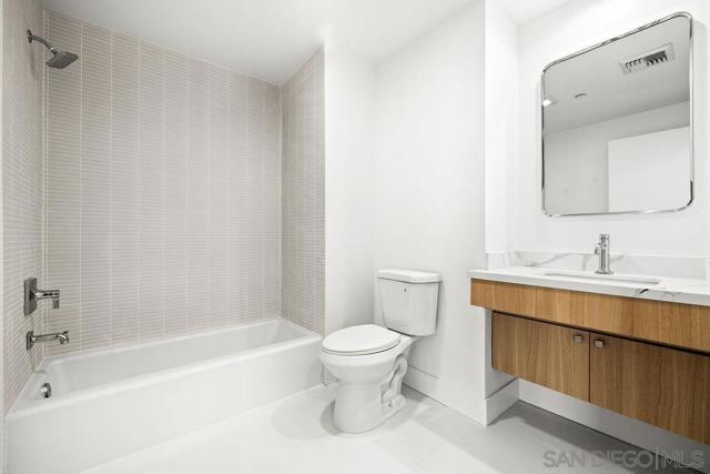 801 Ash St, San Diego CA: https://media.crmls.org/mediaz/c14a3f1a-857c-4558-8868-49747cad8293.jpg