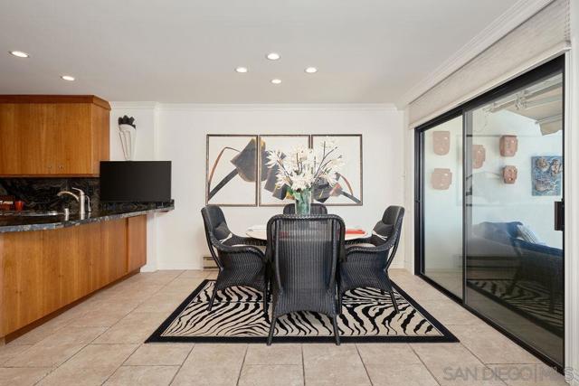 105 Antigua Ct, Coronado CA: https://media.crmls.org/mediaz/c14a5a22-0e0a-4d51-8ffc-61b62ba2c4eb.jpg