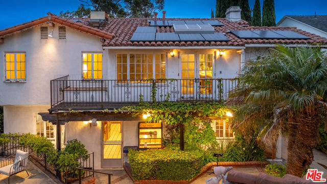475 S Rodeo Drive, Beverly Hills CA: https://media.crmls.org/mediaz/c14aa4cf-ed45-48aa-9306-f7554ad1cc30.jpg