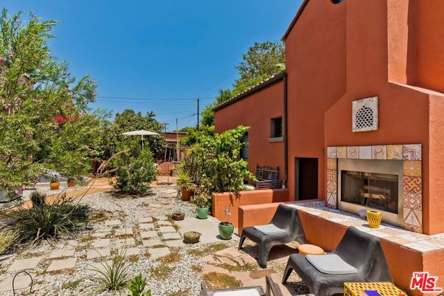 100 N Arden Boulevard, Los Angeles CA: https://media.crmls.org/mediaz/c14acd1f-47b8-4249-856f-ff01c128d4c3.jpg