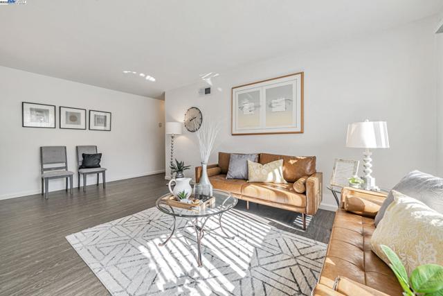 8629 Beverly Lane, Dublin CA: https://media.crmls.org/mediaz/c14afa74-08e2-490a-99dd-f2b4d28bcb3c.jpg