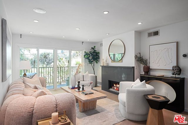 1230 Horn Avenue, West Hollywood CA: https://media.crmls.org/mediaz/c14b02be-9fb9-4262-a393-b5a972b16f2e.jpg