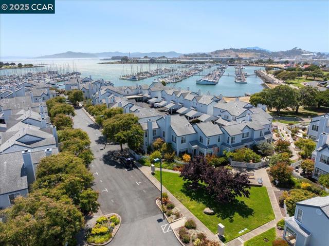 609 Commodore Dr, Richmond CA: https://media.crmls.org/mediaz/c14b6bb9-5681-4306-a0dc-0711fb194dc2.jpg