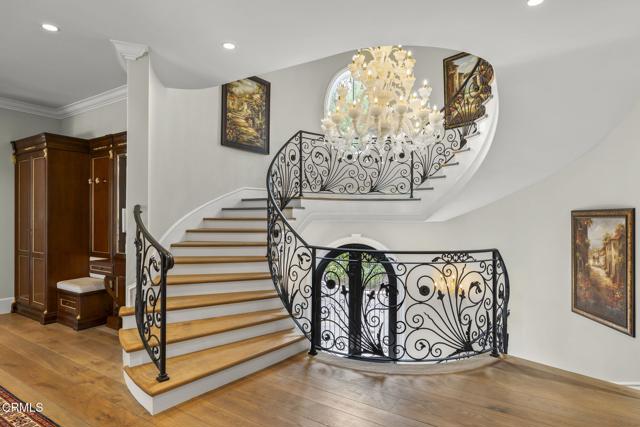 2112 Trentham Road,  CA: https://media.crmls.org/mediaz/c14b6d43-19ea-4130-b83f-a86814b37afb.jpg