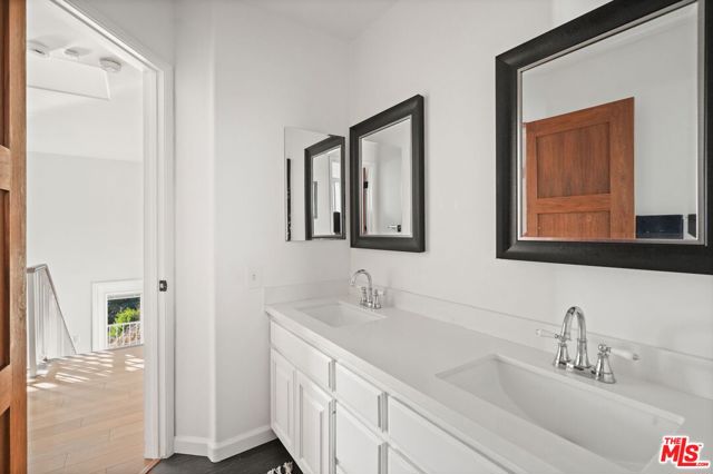 3418 Dorothy Road, Topanga CA: https://media.crmls.org/mediaz/c14b9f3f-ae79-4762-a8dd-bdb5e9a97ac6.jpg