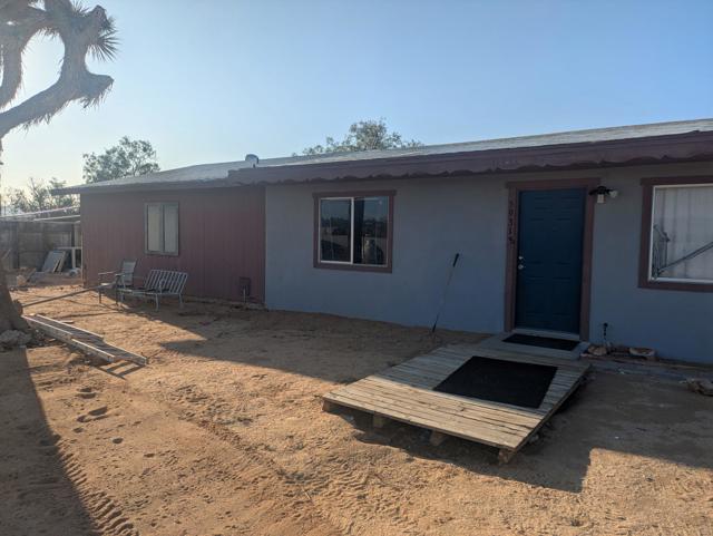 59318 Sunny Sands Drive, Yucca Valley CA: https://media.crmls.org/mediaz/c14c2182-d7b2-4805-b548-b67ed21bf93d.jpg