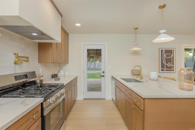 Detail Gallery Image 12 of 27 For 15926 Napa St, North Hills,  CA 91343 - 3 Beds | 2 Baths