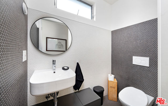 4066 Alla Road, Los Angeles CA: https://media.crmls.org/mediaz/c14e2ce9-4866-49e6-9308-325b325d06a2.jpg
