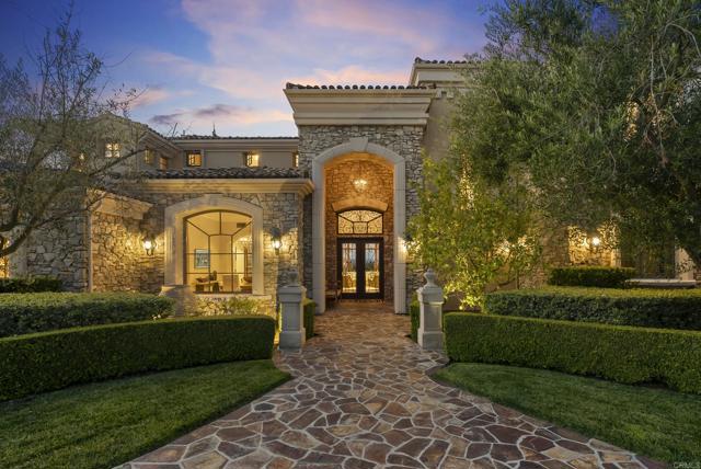 18320 VIA AMBIENTE, Rancho Santa Fe CA: https://media.crmls.org/mediaz/c14e84eb-ac0d-4064-8567-008f5f191128.jpg