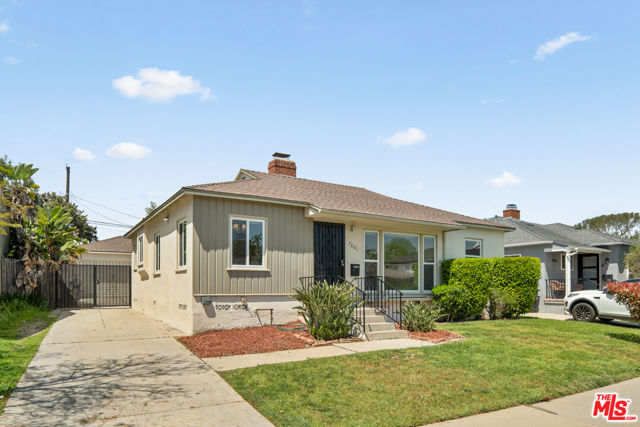 7601 Dunfield Avenue, Los Angeles CA: https://media.crmls.org/mediaz/c14e9c99-d6d3-4003-b534-359e40c2aece.jpg
