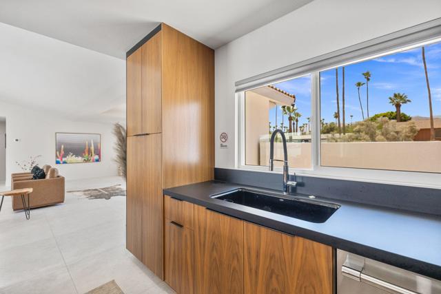 73298 Buckboard Trail, Palm Desert CA: https://media.crmls.org/mediaz/c14f968e-8f5b-4c9b-a890-f9c6611a2d5b.jpg