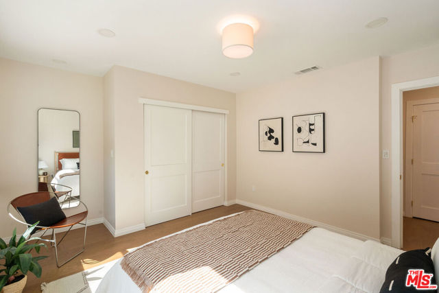 5103 Parkglen Avenue, Los Angeles CA: https://media.crmls.org/mediaz/c14fc6ed-c9e4-4211-9fd2-ba0b717d94f5.jpg