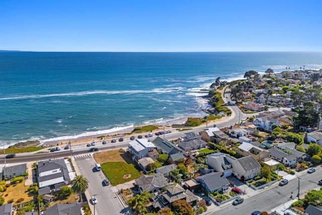 1122 W Cliff Drive, Santa Cruz CA: https://media.crmls.org/mediaz/c1505959-ecb6-4945-9126-909312e00d8d.jpg