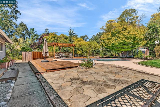 240 CASTLE GLEN ROAD, Walnut Creek CA: https://media.crmls.org/mediaz/c15068c2-be57-403b-bef6-8b660a0ec533.jpg