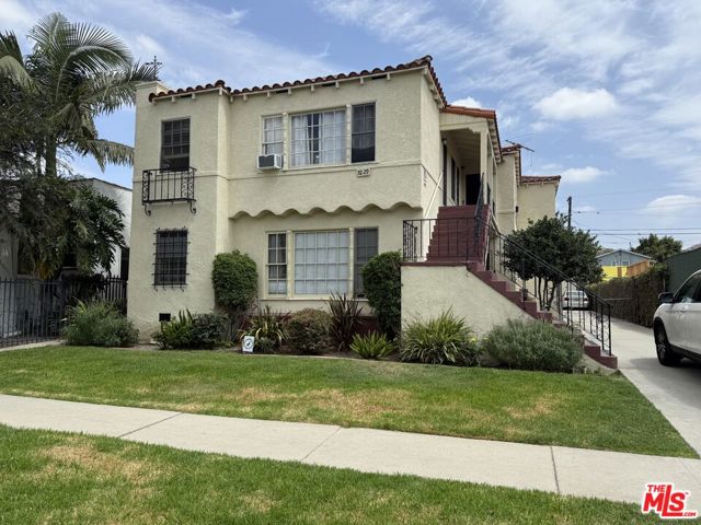 5227 W 20th Street, Los Angeles CA: https://media.crmls.org/mediaz/c150825c-2e72-4b58-817e-0c4a24bcf1fd.jpg