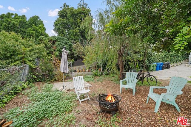 827 Lucile Avenue, Los Angeles CA: https://media.crmls.org/mediaz/c150949a-b189-4051-a3f8-b1769b70d0bd.jpg
