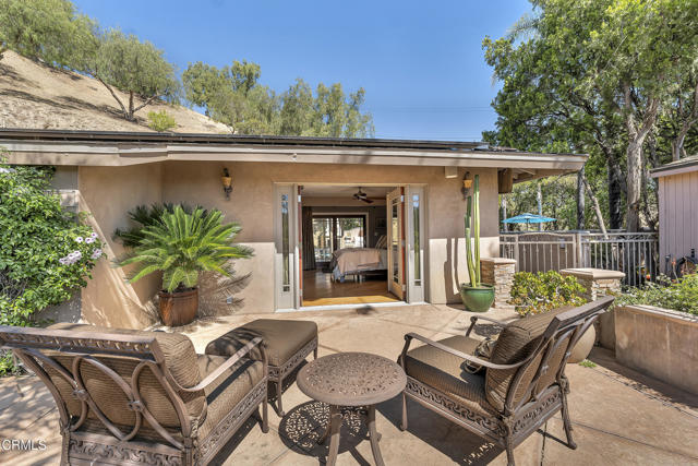 9999 Wornom Avenue, Sunland CA: https://media.crmls.org/mediaz/c1519b47-3f90-4fb0-bcd3-8d288bb2397b.jpg