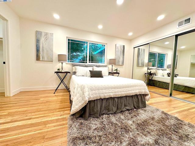 651 Brookfield Dr, Livermore CA: https://media.crmls.org/mediaz/c1523cf8-4be1-4670-8c2e-829ef085e84e.jpg