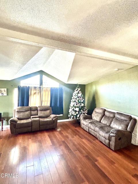 Detail Gallery Image 4 of 19 For 2400 E Pleasant Valley Rd #108,  Oxnard,  CA 93033 - 3 Beds | 2 Baths