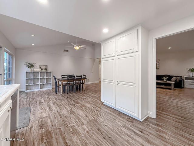 751 Muirfield Avenue, Simi Valley CA: https://media.crmls.org/mediaz/c152c0de-fb6c-4128-8b78-4b0a26d12849.jpg