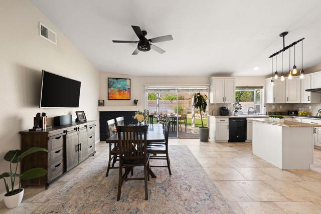 42639 Devonshire Street, Palm Desert CA: https://media.crmls.org/mediaz/c154242e-2d67-4e30-ad90-c3bf6e9124f8.jpg