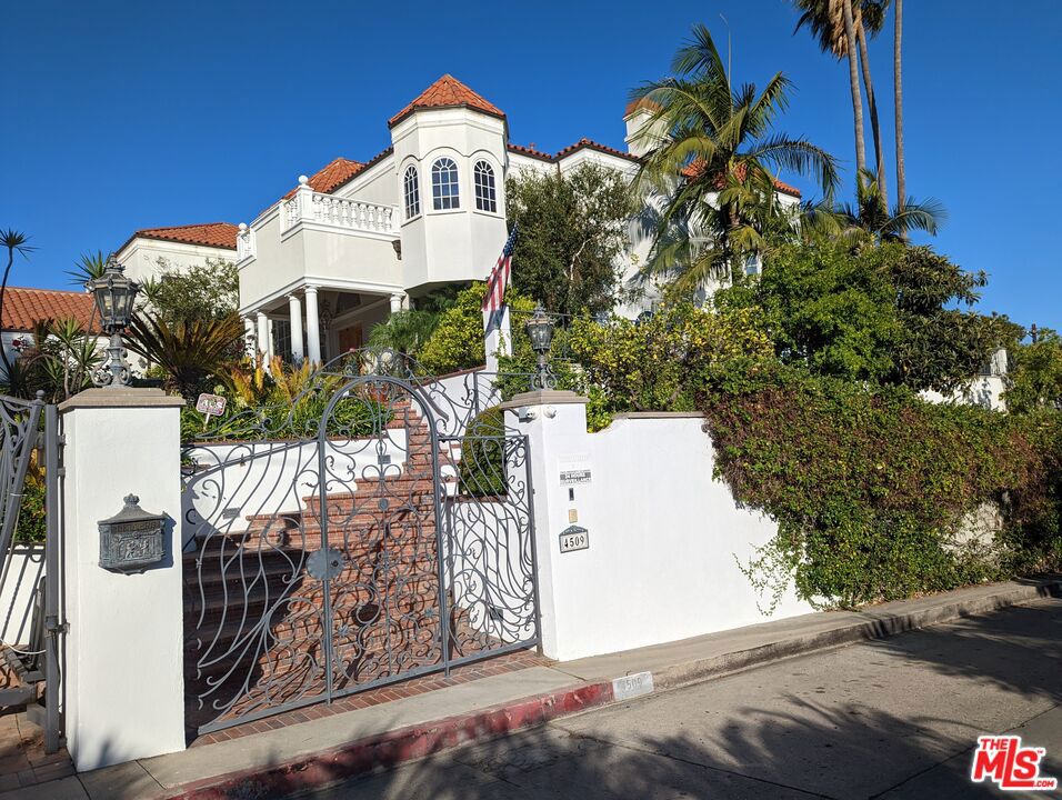 4509 Dundee Drive, Los Angeles, CA 90027