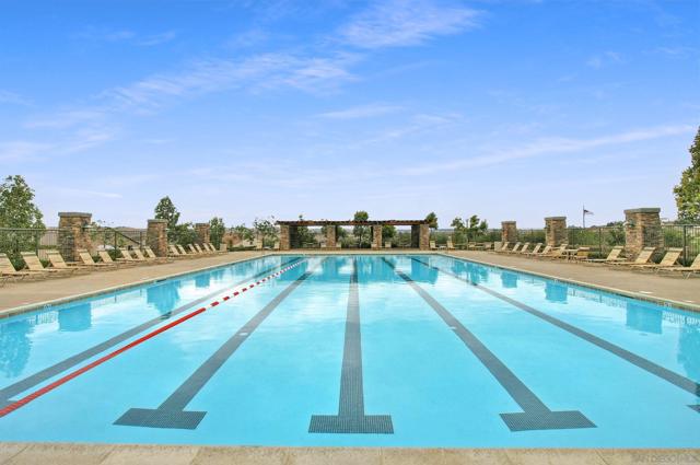 5029 Medalist Ct, Oceanside CA: https://media.crmls.org/mediaz/c15553f0-c07e-4e7b-a42e-9e732b98ad85.jpg