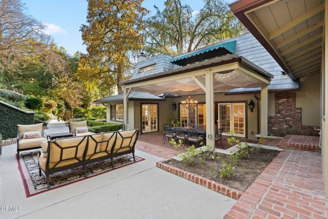 1010 Stoneridge Drive, Pasadena CA: https://media.crmls.org/mediaz/c1559692-9222-47b2-b68e-95a68ebbbc8e.jpg