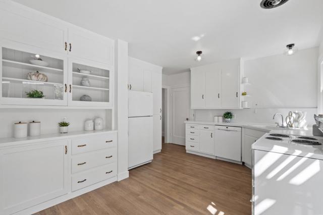 206 Frances Lane, Redwood City CA: https://media.crmls.org/mediaz/c156565e-fbe1-4899-afc8-8d7776ce2e56.jpg