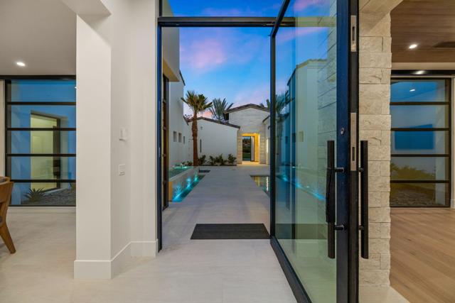 53603 Via Mallorca, La Quinta CA: https://media.crmls.org/mediaz/c156cda9-00b9-470c-8f2c-7472f3af2087.jpg