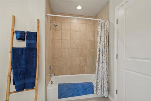 22500 Pacheco Pass Hwy,  CA: https://media.crmls.org/mediaz/c1570009-6ce7-4965-8315-5cd5f39e55fe.jpg
