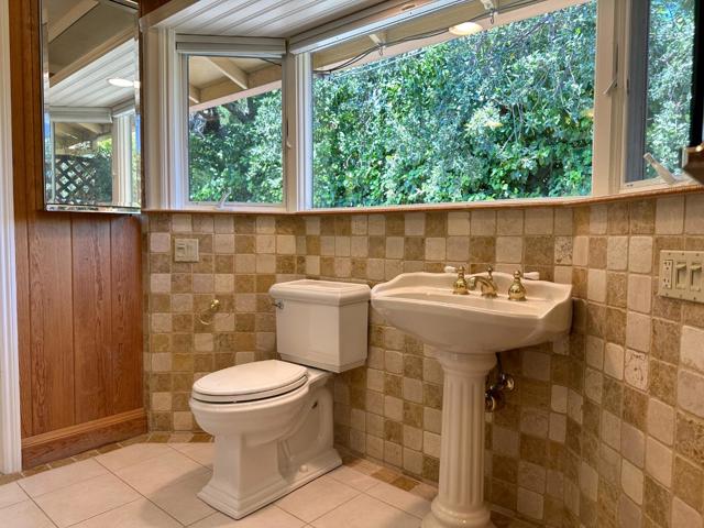 25228 La Loma Drive, Los Altos Hills CA: https://media.crmls.org/mediaz/c1586798-5199-45ea-8a8b-8202f8dd0584.jpg