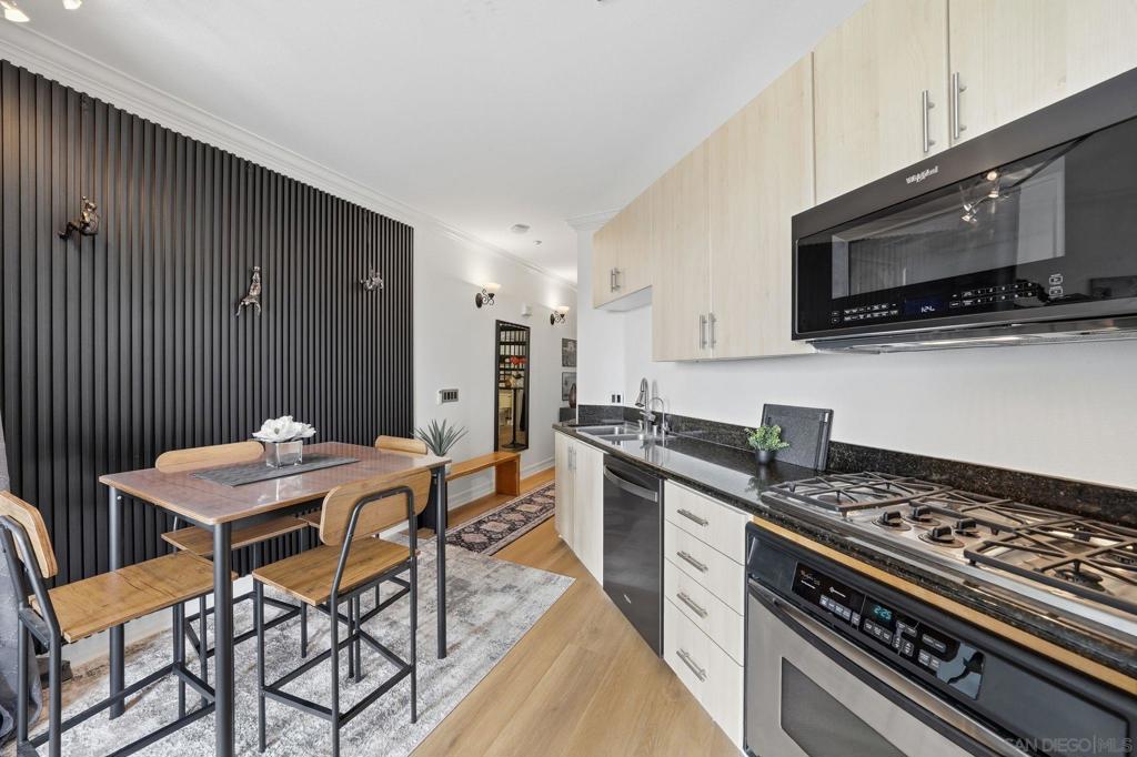 1225 Island - photo 9
