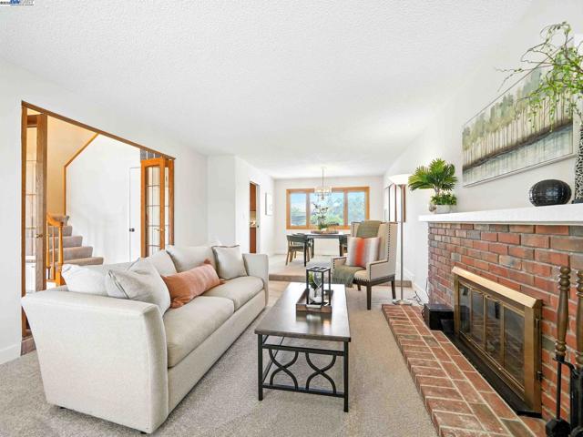 2858 Superior Dr, Livermore CA: https://media.crmls.org/mediaz/c15a1c1d-d1ca-495a-a8a7-5ac7a689b1a4.jpg