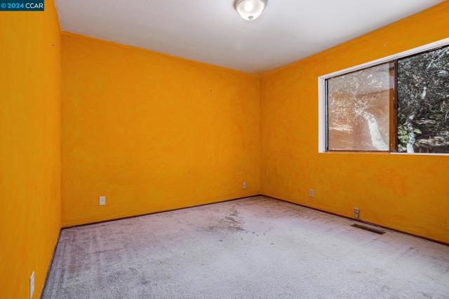 Image 12 of 30 For 5860 Leona St