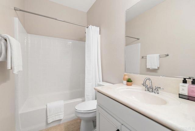 13020 La Porta Point, San Diego CA: https://media.crmls.org/mediaz/c15aa65c-ef6d-43cc-ab78-33e36fdef2d5.jpg