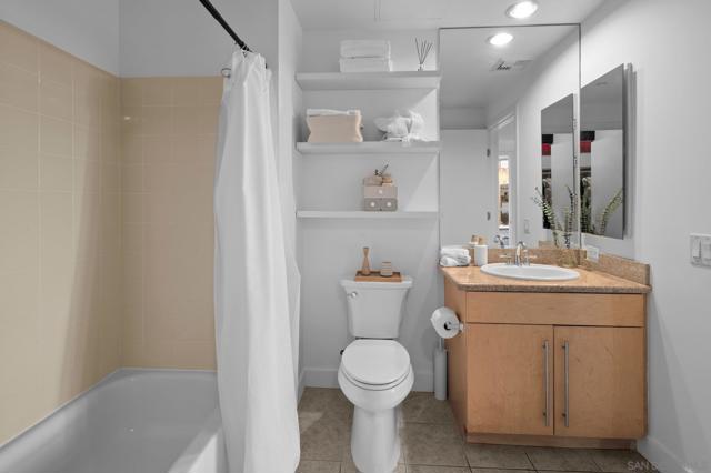 801 Ash St, San Diego CA: https://media.crmls.org/mediaz/c15aeef5-9b0d-49ab-80ff-1e023dd71e4d.jpg