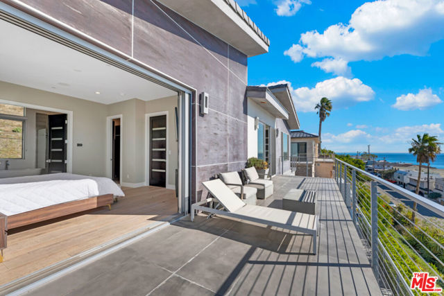 25423 Malibu Road, Malibu CA: https://media.crmls.org/mediaz/c15b94cd-b2db-4298-8ba2-671eabc50a1d.jpg