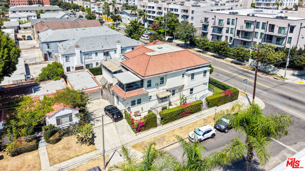 Multifamily at 939 S Wilton Place