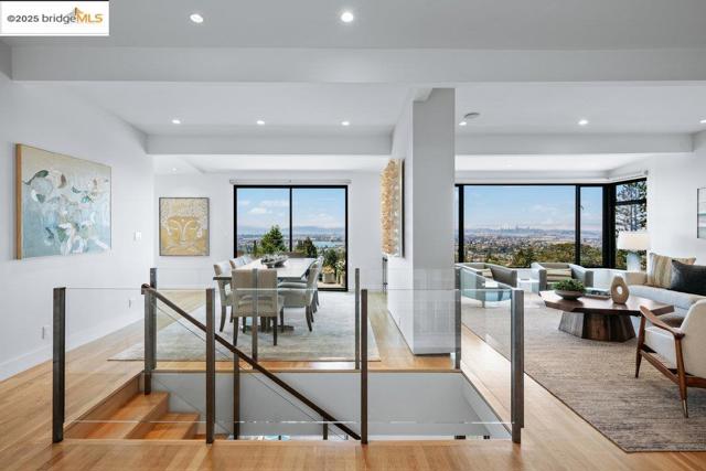 310 Pacific Ave, Piedmont CA: https://media.crmls.org/mediaz/c15c2388-5c90-4e8c-9def-69ea9991af9d.jpg
