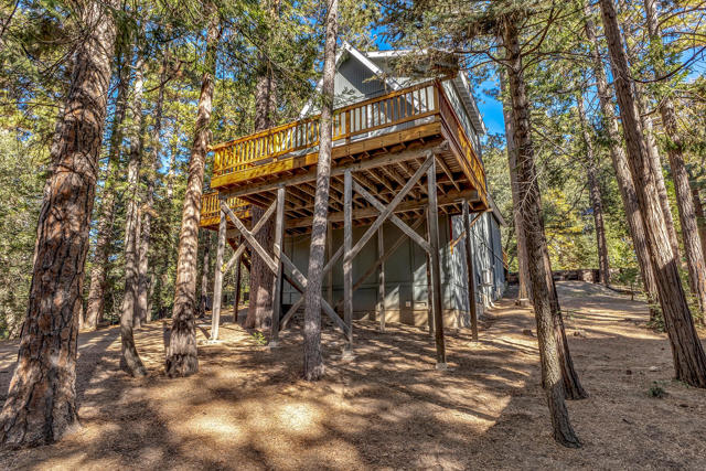 52402 Pine Ridge Road, Idyllwild CA: https://media.crmls.org/mediaz/c15c414a-ef9d-4bf4-8d2b-89ce42e199c6.jpg