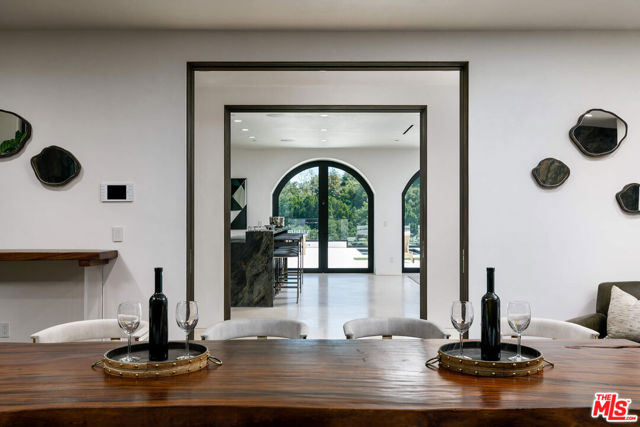 10697 Somma Way, Los Angeles CA: https://media.crmls.org/mediaz/c15c89f2-9511-4c2b-bee7-21f86c5a1621.jpg