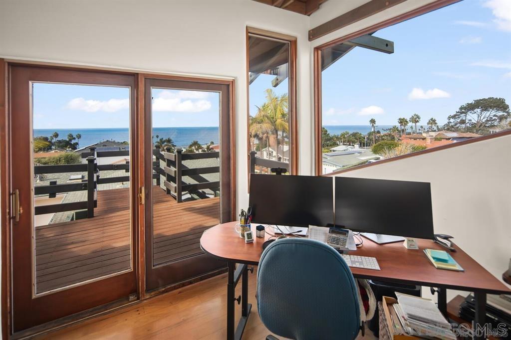 MLS #250043109SD image #28