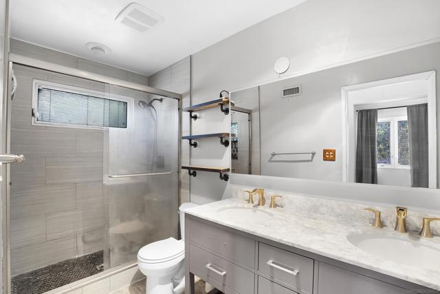 3943 Ingraham St, San Diego CA: https://media.crmls.org/mediaz/c15d51ef-6f89-4d08-aaab-2f02f709724f.jpg